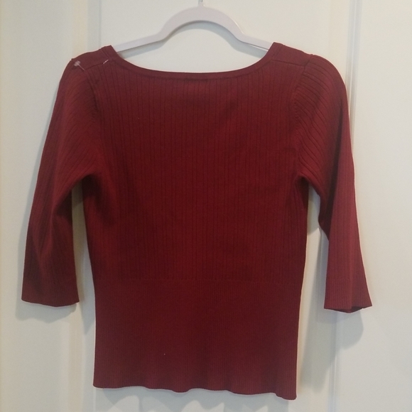 🌻Sweater🌻 - Picture 4 of 4